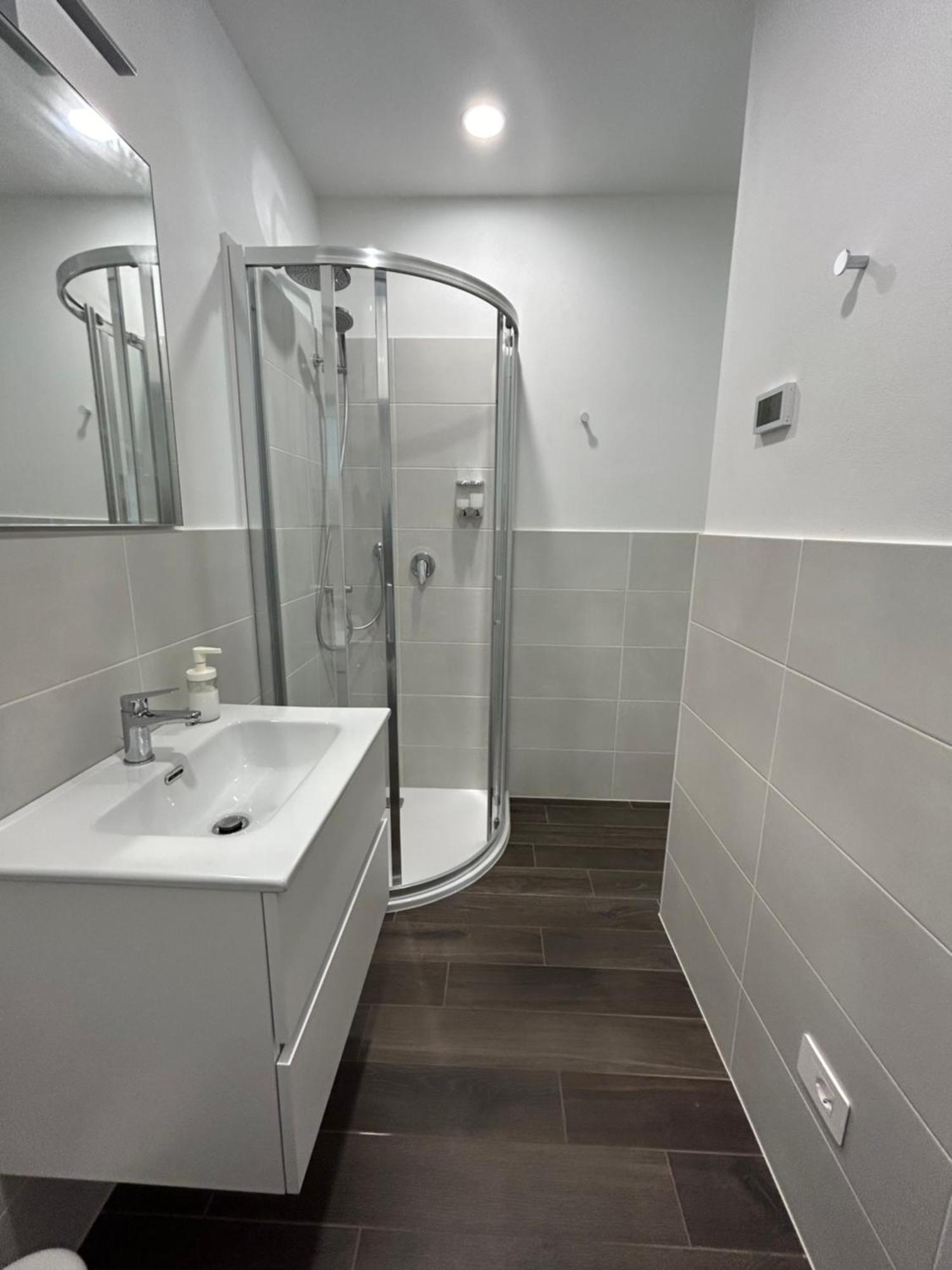 Lake Home Apartments Lipomo Екстериор снимка